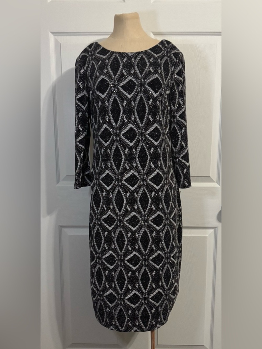 Ignite Evenings Sz 14 Black Ivory Geometric Sequin Cocktail Dress 3/4 Sleeve